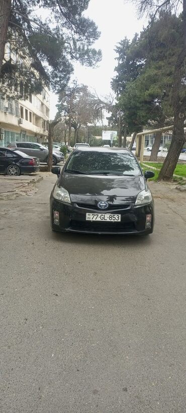 ilkin odenis 5000 azn olan masinlar: Toyota Prius: 1.4 l | 2011 il Hetçbek