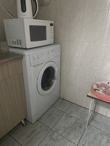 кофемашина с автоматическим капучинатором для дома: Стиральная машина Indesit, Б/у, Автоматические, До 6 кг