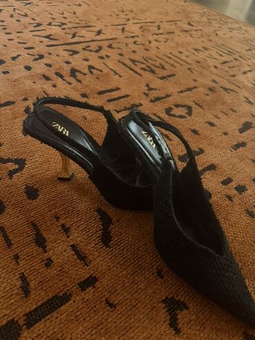 туфли новая не разу не одевала: Туфли, Zara, Размер: 38, цвет - Черный, Б/у