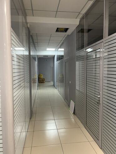 Офистер: Ижарага берем Офистик, 600 кв. м, Турак комплексинде, Өзүнчө кире бериши менен