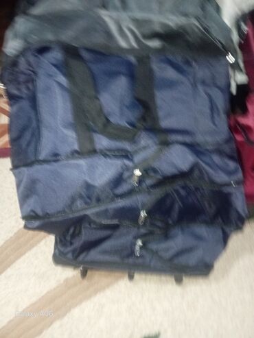 Çamadanlar: Səyahət üçün çanta və çamadan dəsti.Balacalar 10 manatdan 14 manata — 5