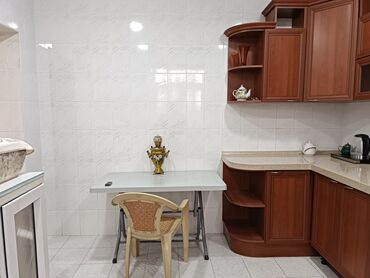 Bağ evlərinin satışı: Bakı, Novxanı, 200 kv. m, 5 otaqlı, İnternet, Artezian quyusu, Telefon — 15