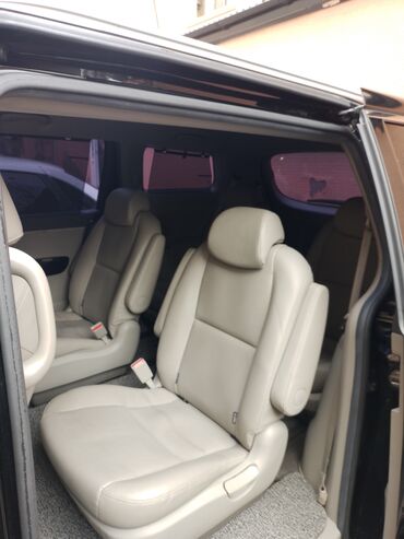 Kia: Kia Carnival / Grand Carnival miniven - Kuzov: qara rəng, geniş və — 11