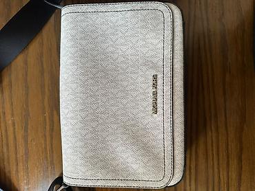 samsung galaxy tab s4: Барсетка Michael Kors через плечо. Торг есть!!! - Компактный формат с — 5