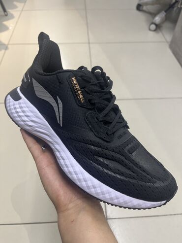 li ning бишкек: Оригинальные кроссовки LiNing 
Размер :42