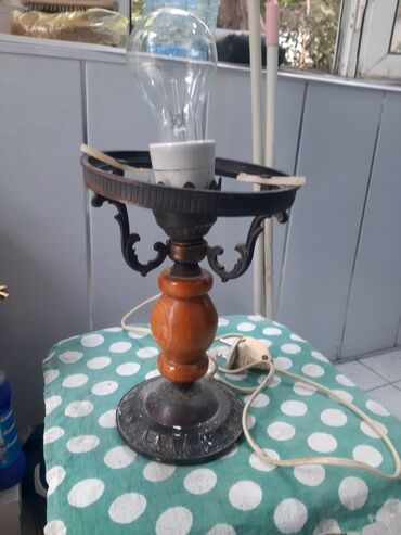 Stol lampaları: Taxta və metaldan hazırlanmış, oturma otağı və ya yataq otağı üçün lalafo.az -da Stol lampaları: Taxta və metaldan hazırlanmış, oturma otağı və ya yataq otağı üçün