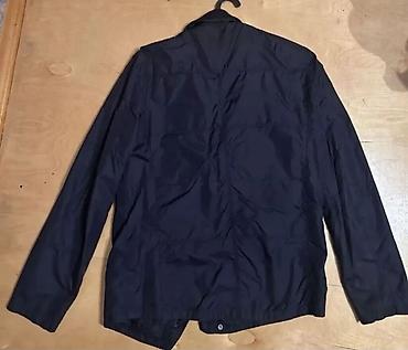 Kurtkalar: Kişi yüngül qara jaket - Rəng: qara (mat, yüngül parıltılı toxuma) - — 2