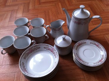 керамические посуды: Чайный сервиз и суповый набор. Чайный сервиз пр-во Турция в комплекте