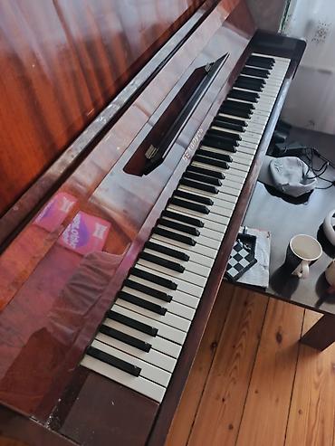 Akkustik piano – “Belarus” upright model - Korpus: parlaq taxta (maun