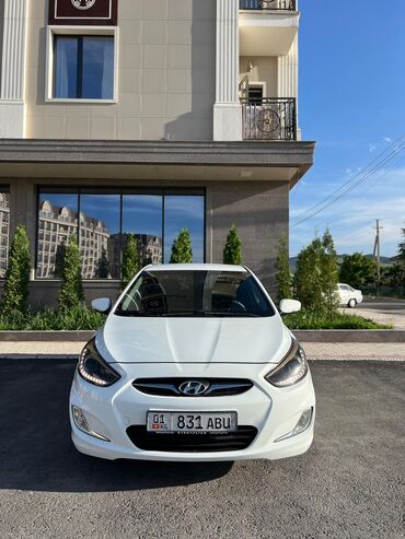 белый hyundai: Hyundai Accent: 2014 г., 1.4 л, Автомат, Бензин, Седан