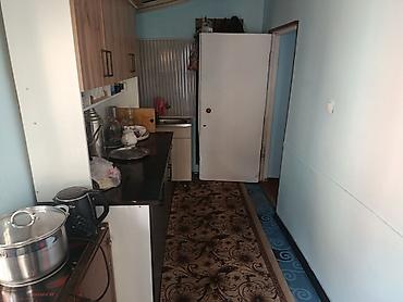 Продажа коттеджей и домов: Продаётся частный дом с двором. в городе Кара Балта улица — 10