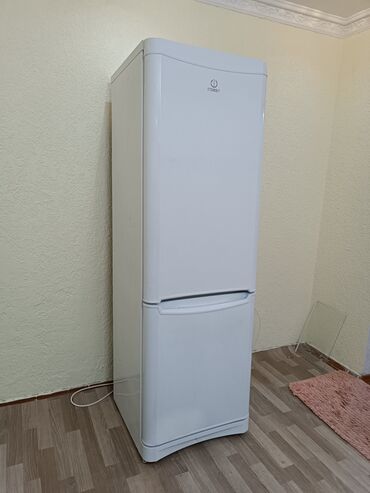 холодильники продают: Холодильник Indesit, Б/у, Двухкамерный, No frost, 60 * 190 * 60