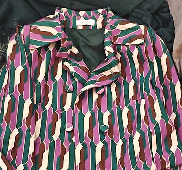 pantalone elipsa: Vic Bee Italy crop sako. vel s. Veci je malo.47 pazuh, 44 duzina — 2