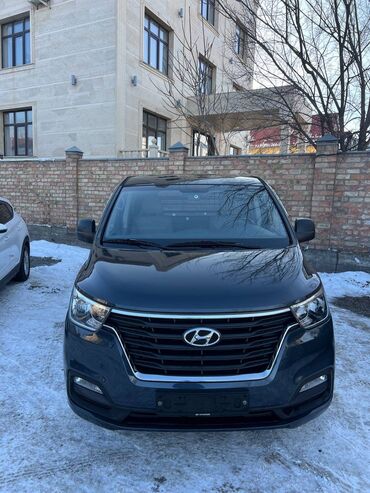 старекс 2: Hyundai Starex: 2018 г., 2.5 л, Автомат, Дизель, Фургон