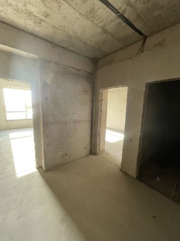 сдаю квартиру в барачном доме: 3 комнаты, 75 м², Элитка, 4 этаж, ПСО (под самоотделку)
