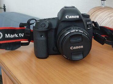 фотоаппараты ретро: Продаю фотоаппарат canon 5D mark 4 в отличном состоянии,без