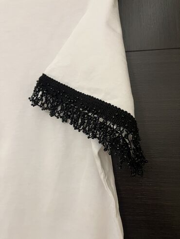 Səsgücləndiricilər, qulaqlıqlar və mikrofonlar: Zara qolları muncuqlu tişört. ölçüsü m-dir S M razmere olur az — 6