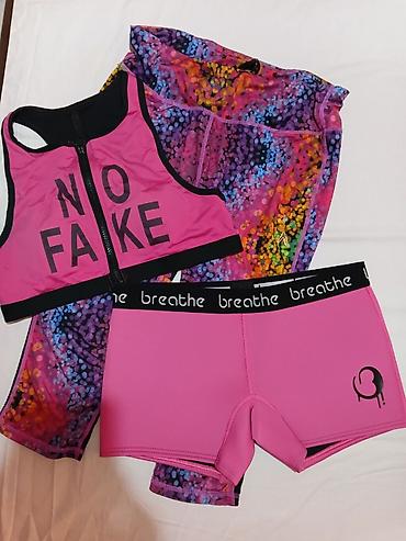 Gornji i donji deo: Sportski komplet za trening – 3 dela - Sportski grudnjak/kratki top u — 2