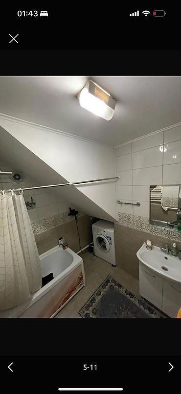 Продажа коттеджей и домов: Продается двухэтажный дом в Военно-Антоновка. Во дворе находится — 5