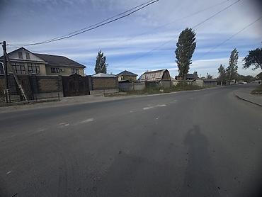 срочно продаю дом с магазином: 6 комнат и более, 350 м², 5 соток, Аламедин (ГЭС-2), Собственник — 4