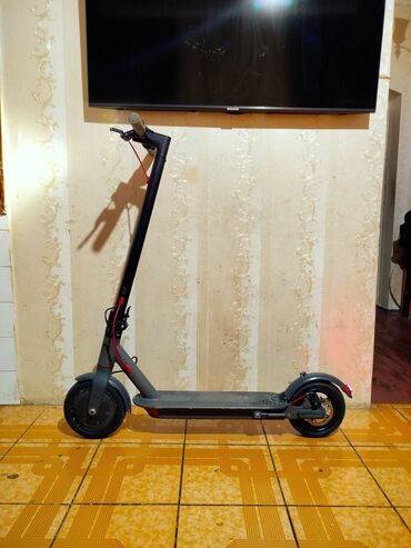 İşlənmiş Elektrik samokat 9", 251 - 350 Vt, 16 - 25 km/s