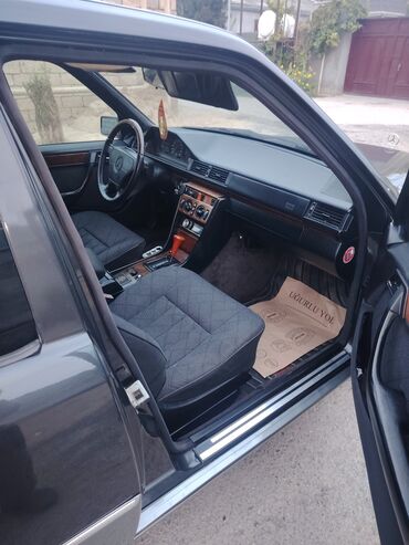 Mercedes-Benz: Mercedes-Benz W124: 3 l | 1994 il Sedan — 15