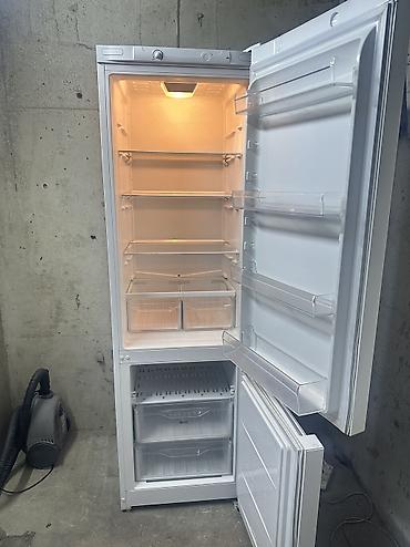 Холодильники: Холодильник Beko, Двухкамерный — 15
