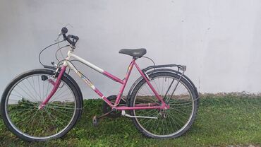 farmerke zenske:   Prodajem neispravne bicikle. 1. slika je zenska bicikla kojoj fali