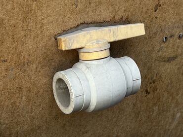 фитинги для пластиковых труб: Шар түрүндөгү кран, Материалы: Пластик