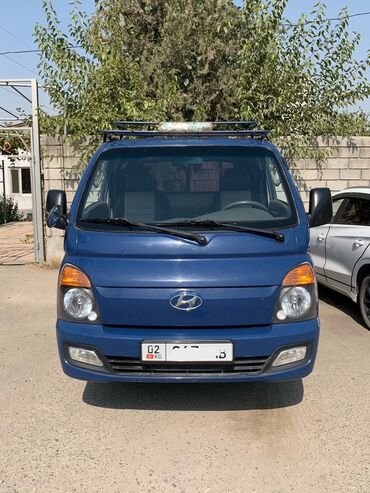 шины на фура: Жеңил жүк ташуучу унаа, Hyundai, Стандарт, 2 т, Колдонулган