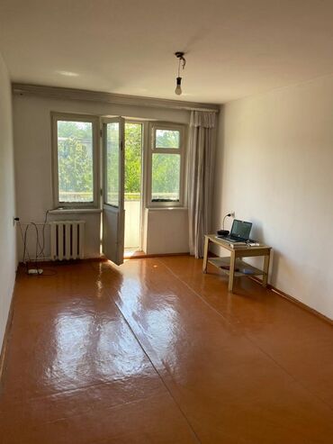 гостиница 4 микрорайон: 2 комнаты, 43 м², 104 серия, 4 этаж, Старый ремонт