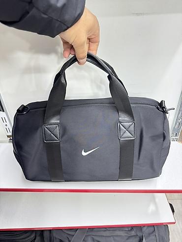 красовка мужской оригинал: Спортивная/дорожная сумка Nike (малый дуффл) - Цвет: чёрный с белым — 1
