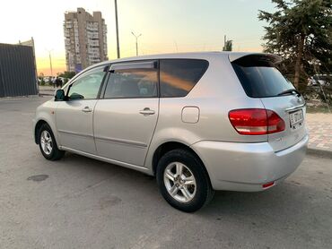 Toyota: Toyota Ipsum: 2002 г., 2.4 л, Автомат, Бензин, Минивэн