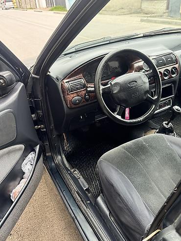 escort: Ford Escort: 1996 г., 1.6 л, Механика, Бензин, Хэтчбэк — 6