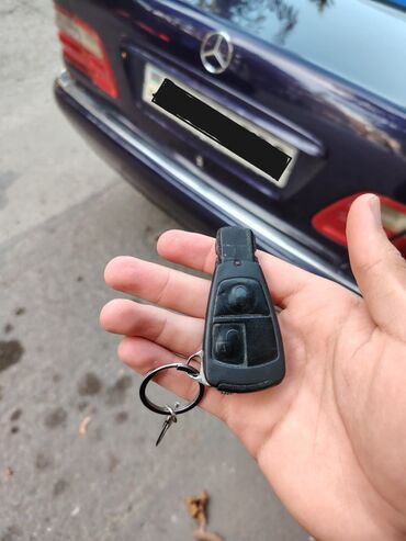 Mercedes-Benz: Mercedes-Benz E-Class: 2 l | 1997 il Sedan — 5