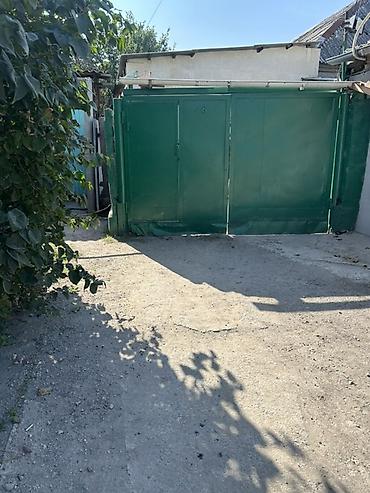 круглый: 6 комнат и более, 130 м², Бишкек, ул. Тоголок Молдо / Щербакова Собственник — 2