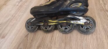 Roliklər: Dörd təkərli, qara rəngli uniseks roliklər. Hər rolikdə dörd təkər -da lalafo.az — 4 Roliklər: Dörd təkərli, qara rəngli uniseks roliklər. Hər rolikdə dörd təkər — 4