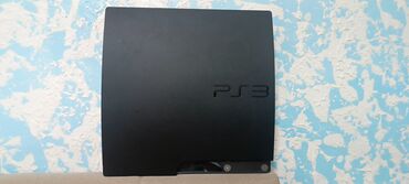 PS3 (Sony PlayStation 3): Продаю playstation 3, есть 2 джойстика но 1 сломан, в комплекте идёт