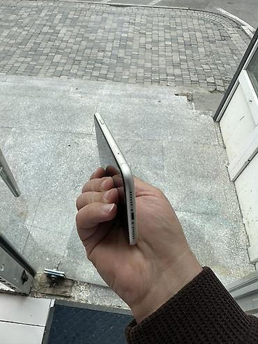 Apple iPhone: IPhone 11, Ağ, Face ID — 4