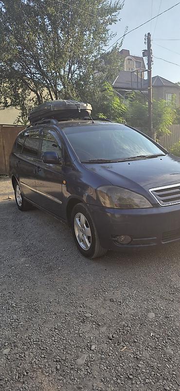 700000: Toyota Ipsum: 2001 г., 2 л, Механика, Бензин, Минивэн — 3
