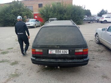 авто лизинг рассрочка: Volkswagen Passat: 1990 г., 2 л, Механика, Бензин, Универсал