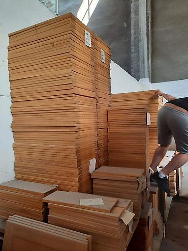 set za popravku parketa: Prodajem 2000 m2 hrastovih vratanca za kuhinje, ormare itd Cena 13€ m2 — 10