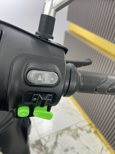 Охота и рыбалка: Elektrik moped Motor: 1500 W Maksimal sürət: 72 km/s Maksimal məsafə