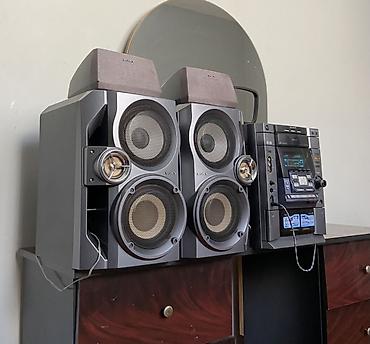 Musiqi mərkəzləri: Sony mhc vx555. Tam əla vəziyyətdədir. Fm radio aux bt var. Kalonkalar — 1