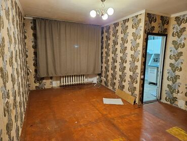 продаю квартира 1 комната: 1 комната, 42 м², 1 этаж, Старый ремонт