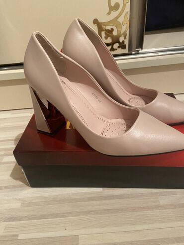 туфли мужские на кожаной подошве: Pink rəng 38ölçü yeni kimi
