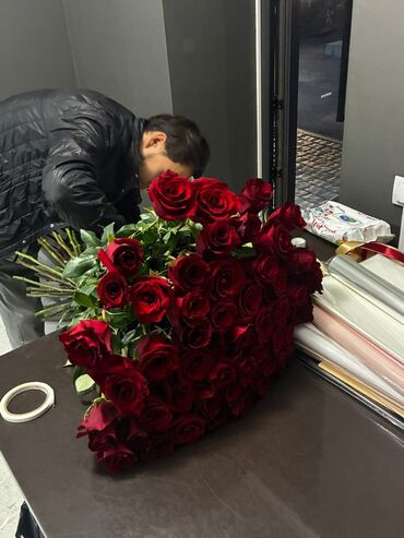 саженцы эжемалины: Эквадорские розы
80 см
70 см
 Метровые