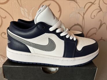 Кроссовки и спортивная обувь: Кроссовки, 38, Nike, Новый, цвет - Синий, Самовывоз