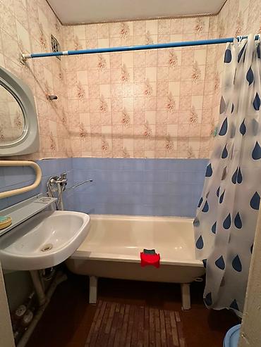 Продажа квартир: 2 комнаты, 55 м², ул. Ахунбаева / Малдыбаева Индивидуалка, 1 этаж, Косметический ремонт — 10