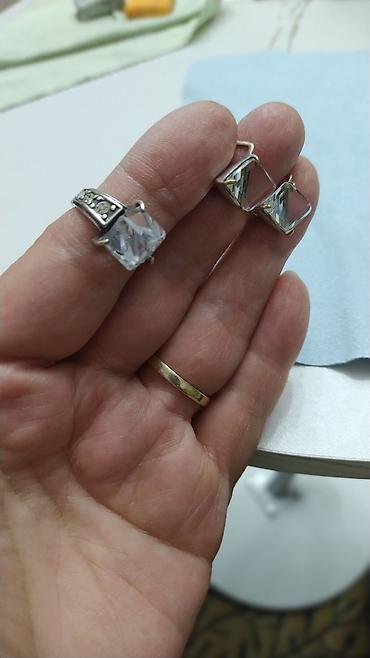 Серебряные наборы украшений: Набор украшений: серьги + кольцо с прозрачными камнями,горный хрусталь — 15